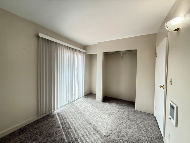 Building Photo - 107 Adams Ave