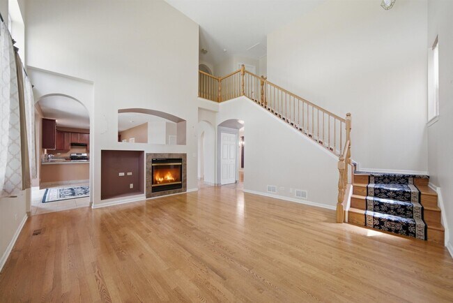 Building Photo - 9165 Buckingham Ct