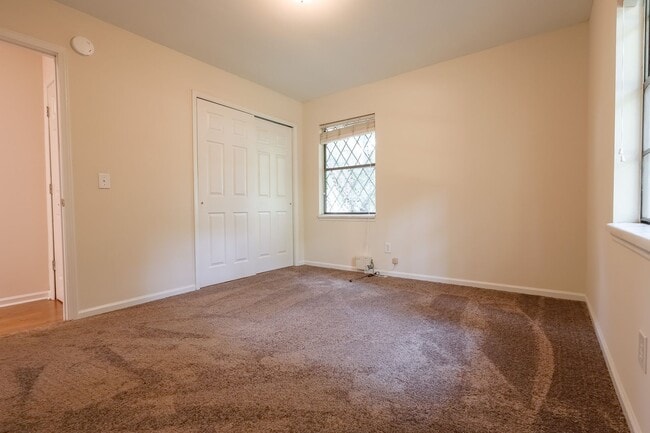 Building Photo - 3 BR 2 bath home in Troy