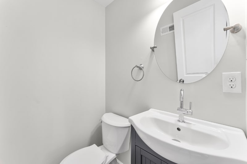 Building Photo - 320 Market St