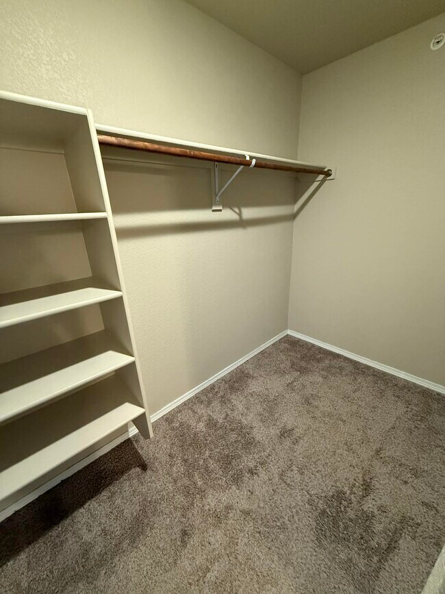 Building Photo - 1745 Flintshire St