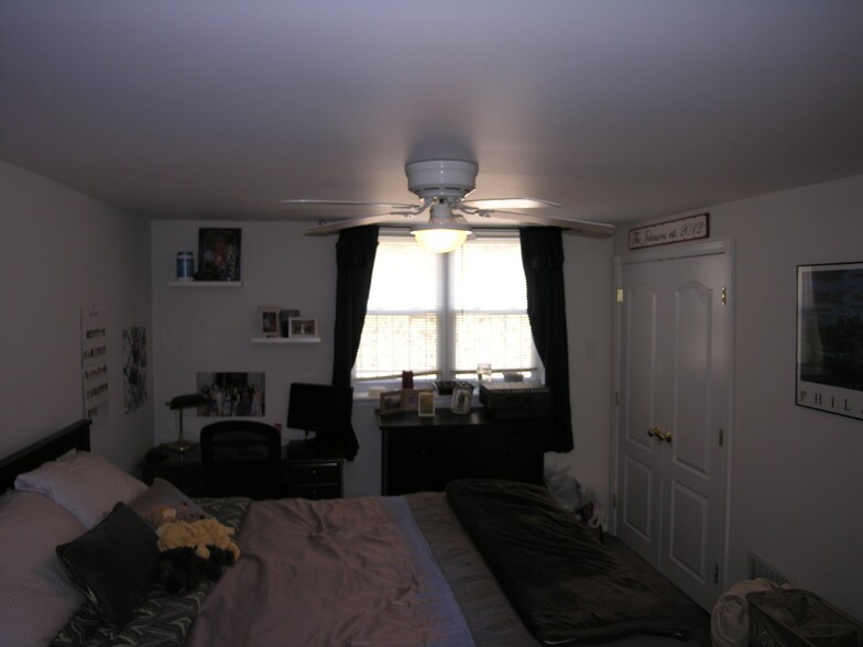 Building Photo - 280 Greenough St