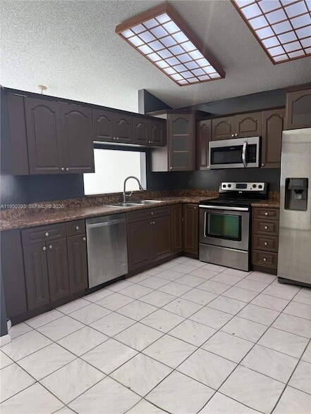 Building Photo - 206 SW 159th Way