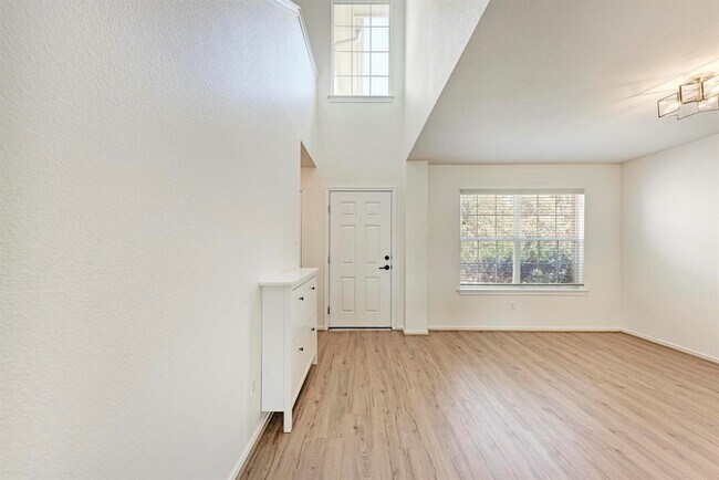 Building Photo - 12740 Bella Pkwy