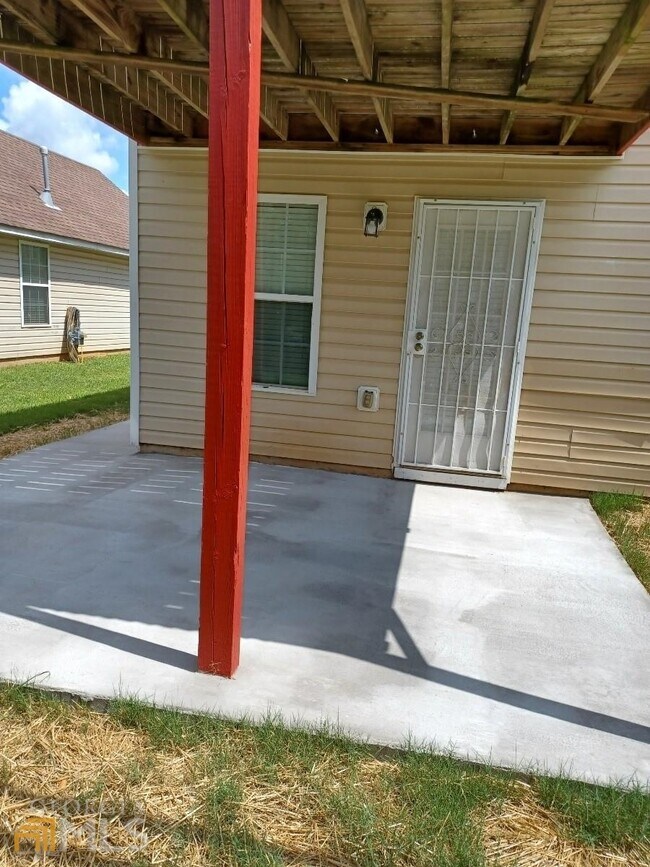 Building Photo - 1821 Dalton Way
