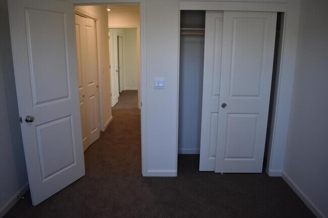 Building Photo - 4527 Isabel Ct