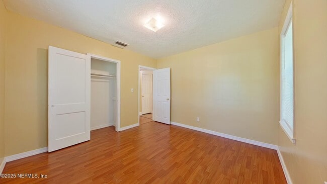 Building Photo - 1162 Lake Forest Blvd