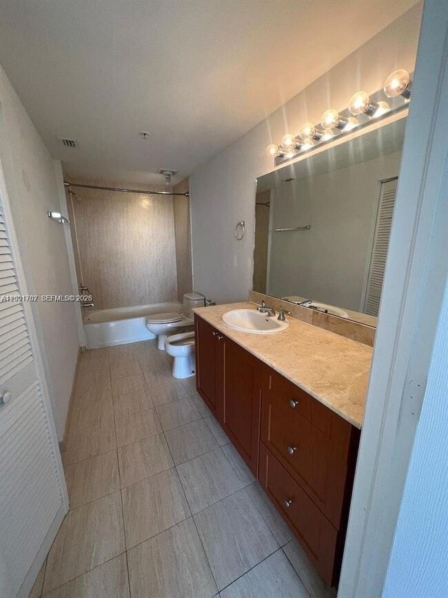 Building Photo - 2425 SW 27th Ave