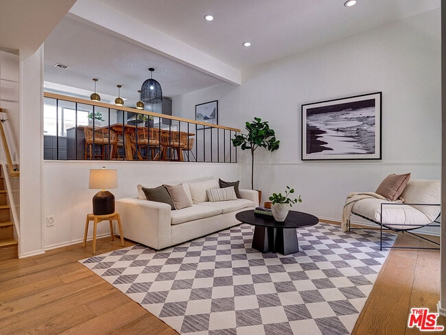 Building Photo - 4776 La Villa Marina