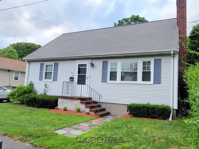 Primary Photo - 121 Bedford St