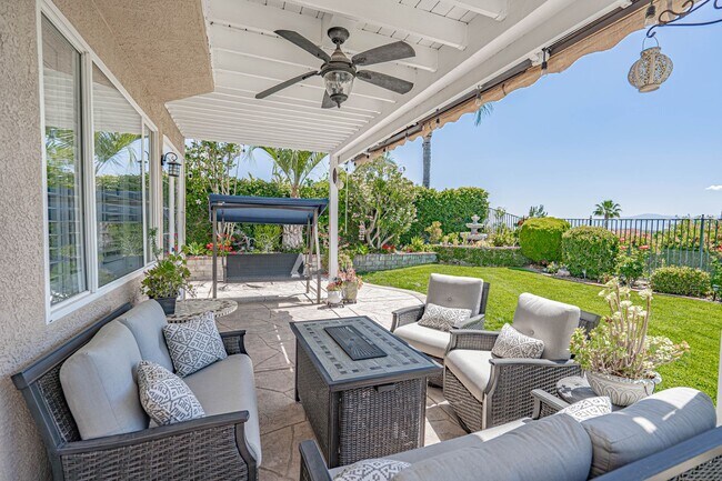 Building Photo - Expansive 5-Bedroom Home with Spa & Solar ...