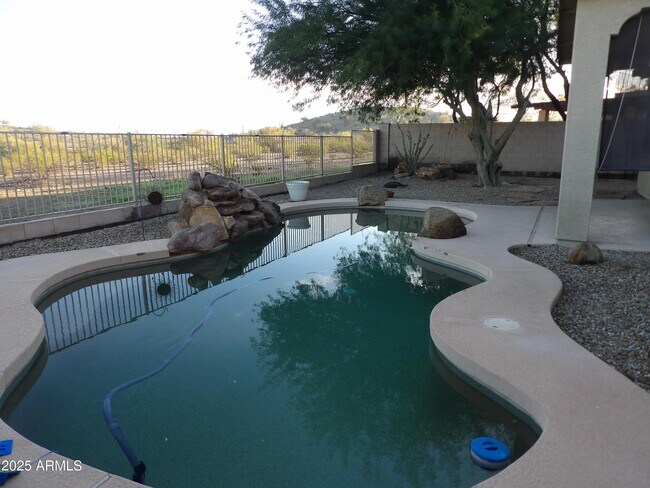 Building Photo - 17976 W Paseo Way