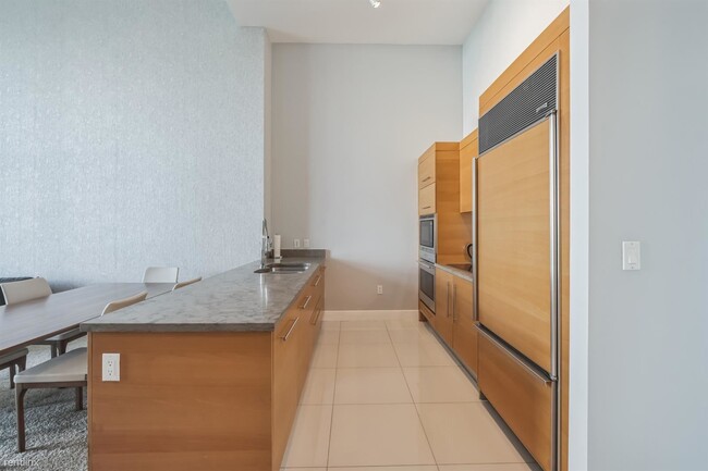 Building Photo - 1 br, 1 bath Condo - 465 Brickell Ave Apt ...