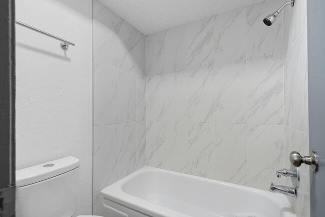 Building Photo - 6619 S Zunis Ave