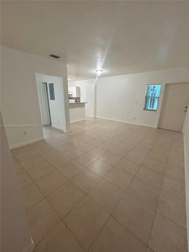 Building Photo - 1945 Calais Dr