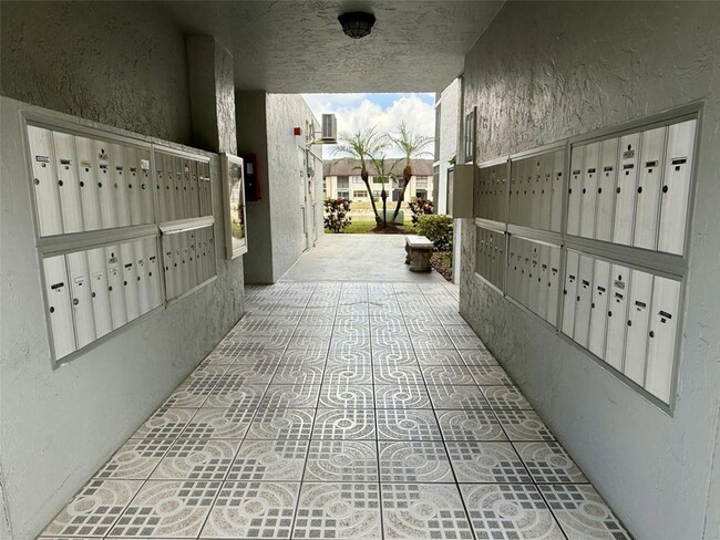 Building Photo - 4725 Lucerne Lakes Blvd E