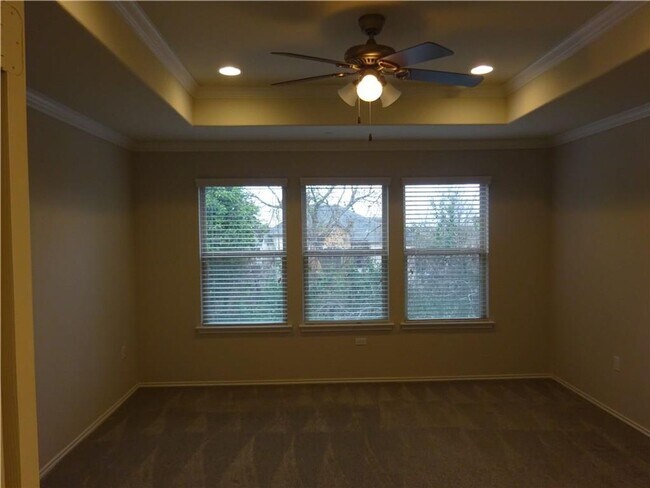 Building Photo - Large Three Bedroom Home Near Mary Moore Searight Park