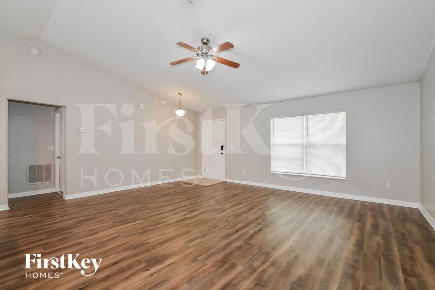 Building Photo - 739 N Midland Dr