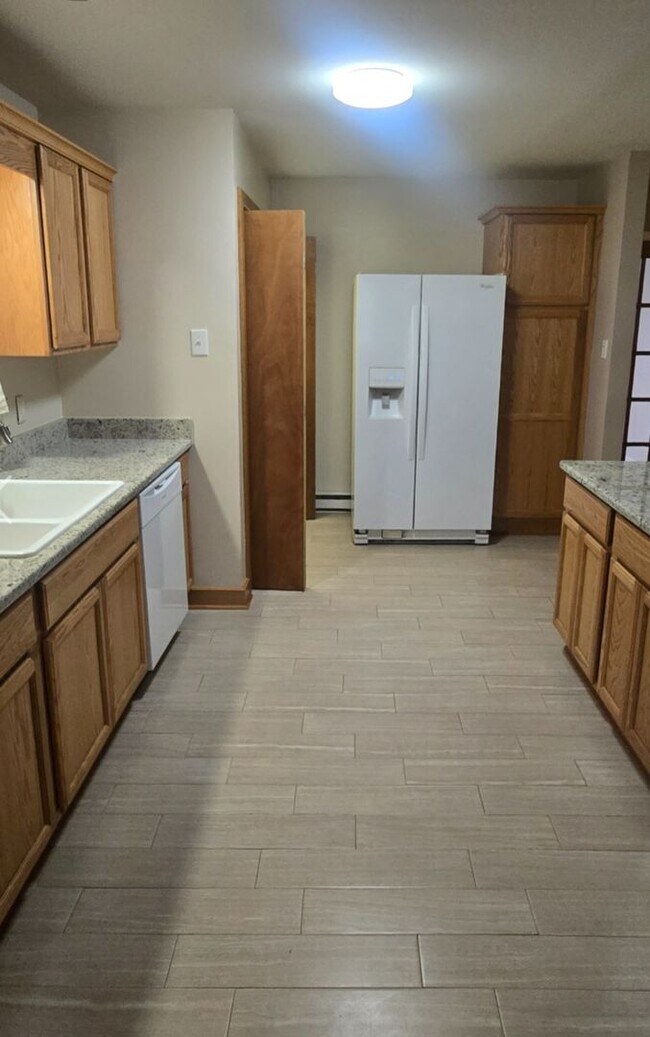 Building Photo - Upcoming 3 Bedroom Rental in Colfax! Tours scheduled to begin mid July!