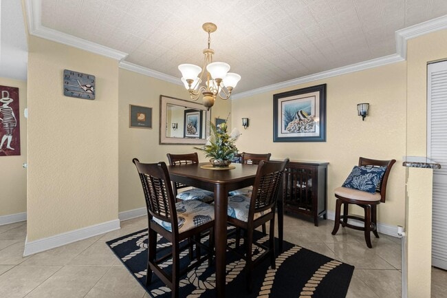 Building Photo - 1 Key Capri