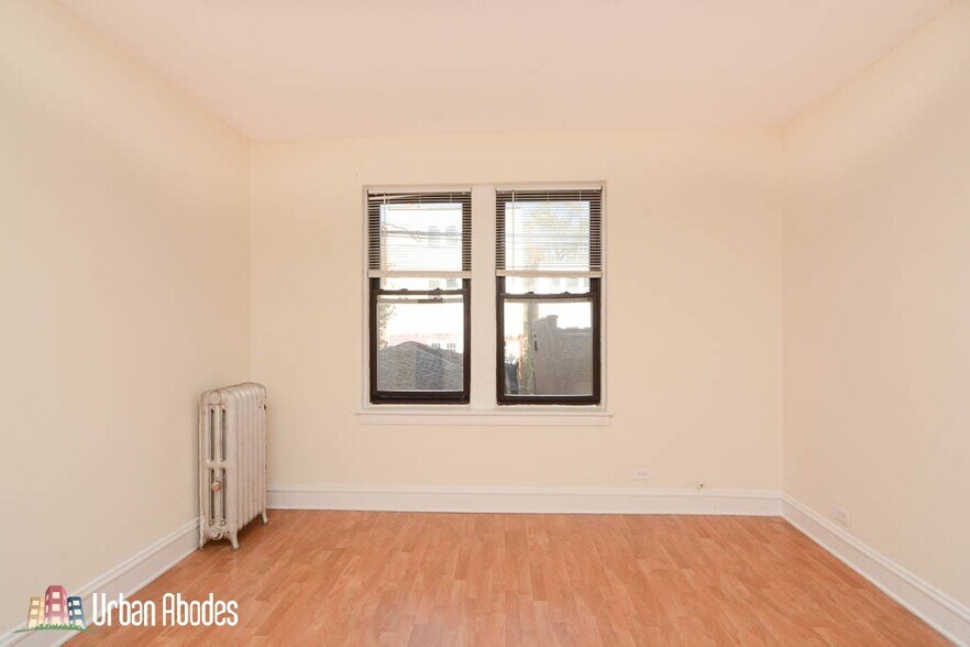 Building Photo - 4852 N Damen Ave