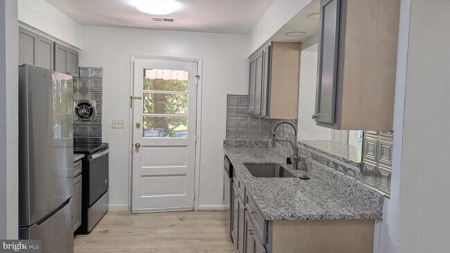 Building Photo - 7116 Judith Ave