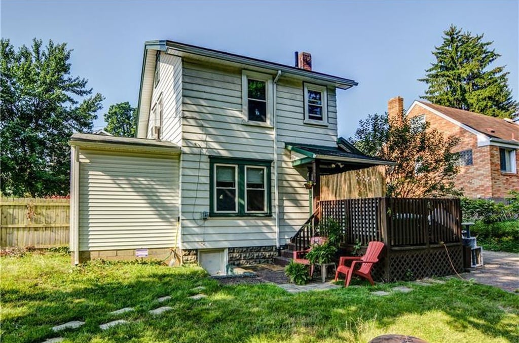 Back of house - 2038 Stonelea St