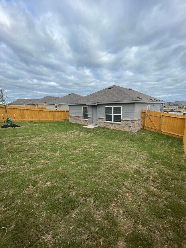 Building Photo - Now Pre-Leasing: Spacious 4-Bedroom, 2-Bath Home Available Soon