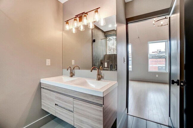 Building Photo - 1534 Republic St