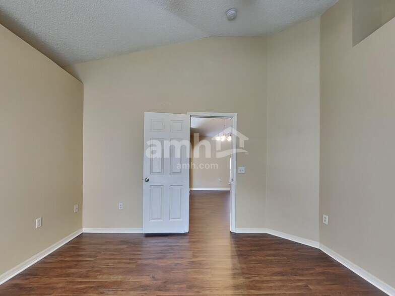 Building Photo - 11527 Ivy Flower Loop