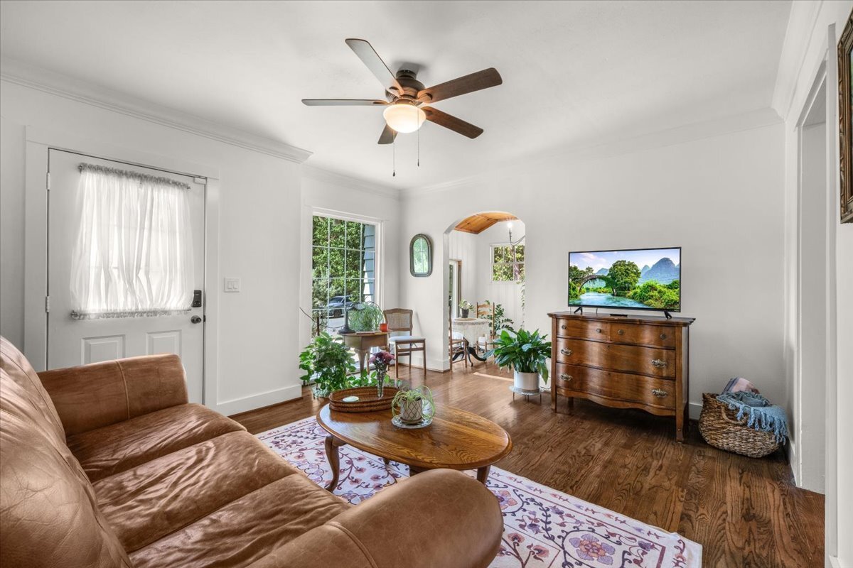 Building Photo - 3720 Oaklawn Dr