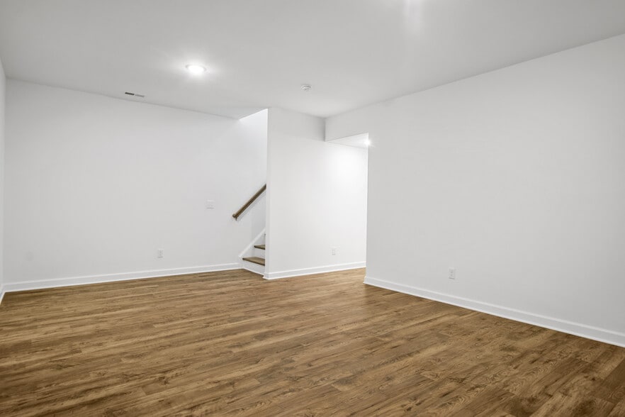 Building Photo - 3034 Deptford St