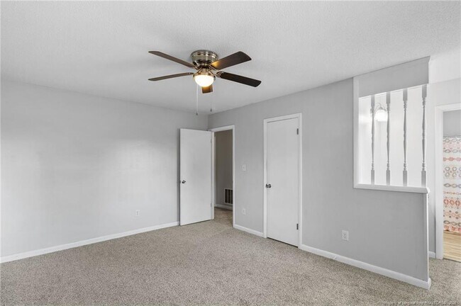 Building Photo - 5839 Rivercroft Rd