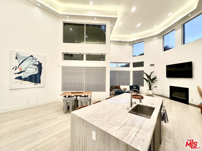 Building Photo - 822 Pacific Ave