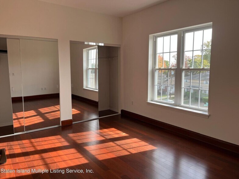 Building Photo - 3871 Amboy Rd