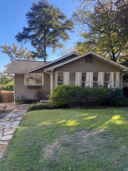 Primary Photo - 907 Irving Rd