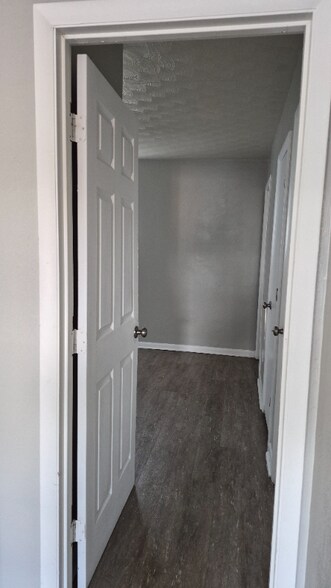 Building Photo - 262 E Nottingham Rd