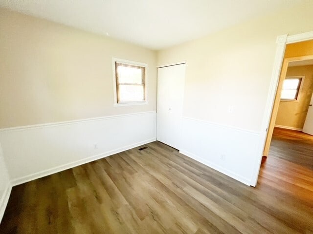 Building Photo - 2656 Calbert Dr