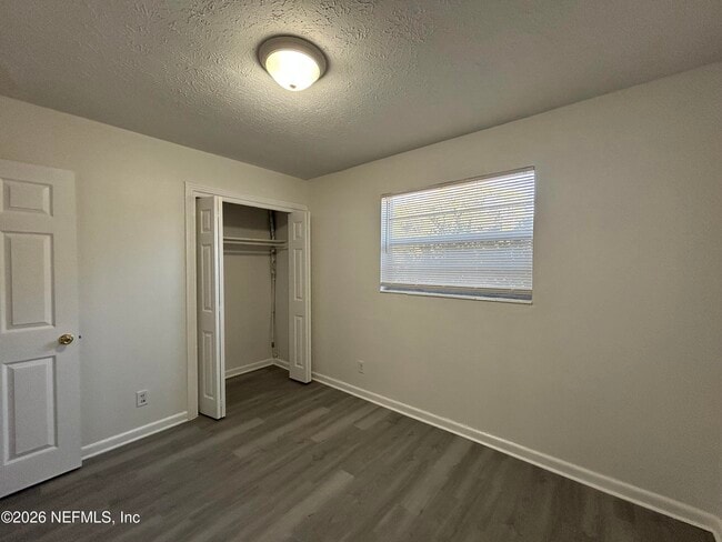 Building Photo - 10610 Lone Star Rd