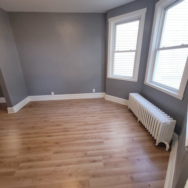 Building Photo - 1323 S 51st Ct