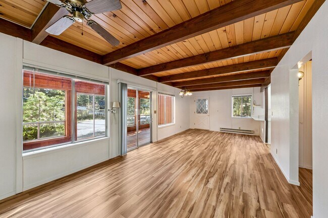 Building Photo - 993 Woodchuck Ct