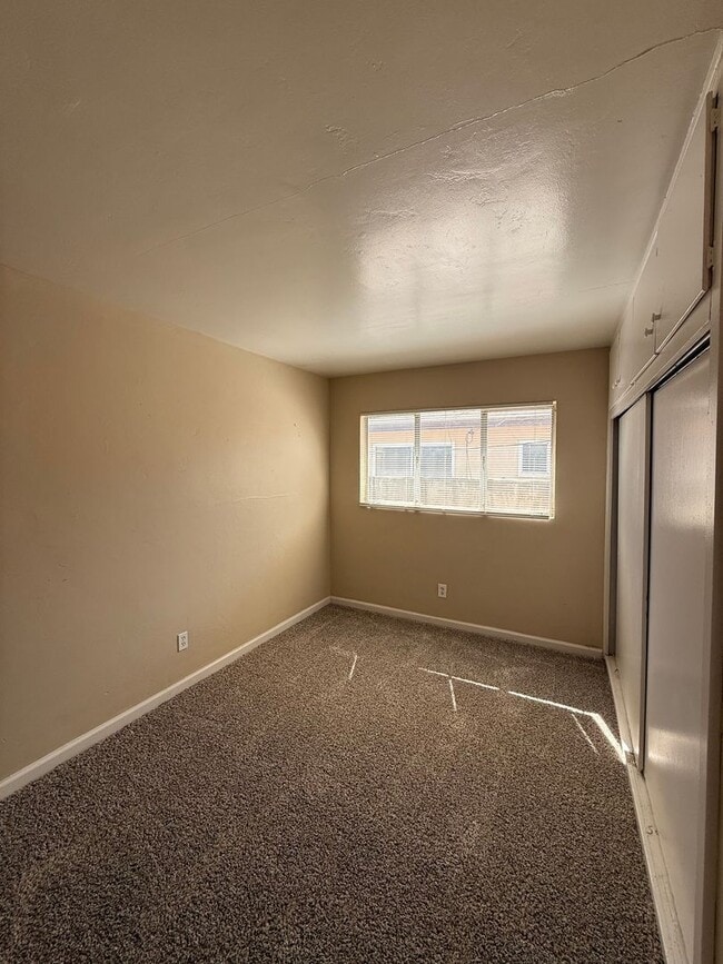 Building Photo - 2114 Brundage Ln