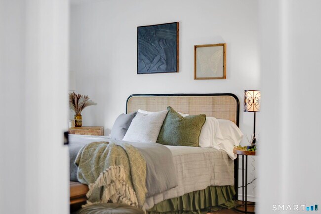 Building Photo - 62 Candlewood Dr