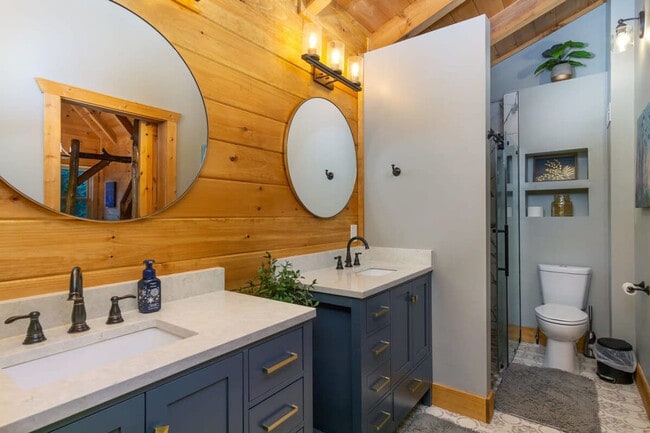 Building Photo - 141 Yellow Locust Dr