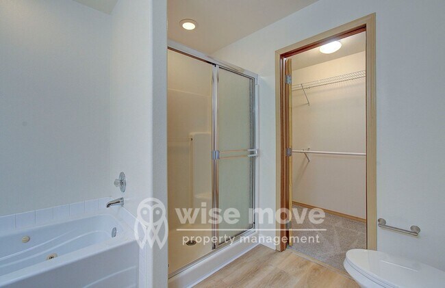 Building Photo - At Home in East Vancouver- 1/2 off First Month!