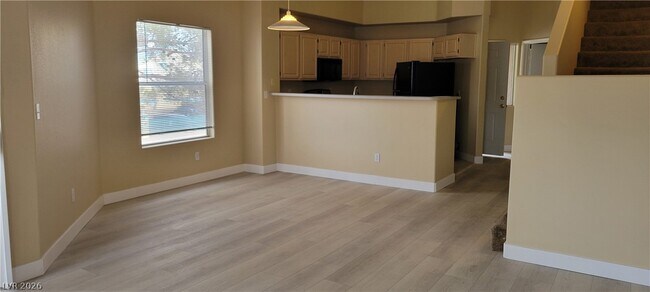 Building Photo - 5125 W Reno Ave