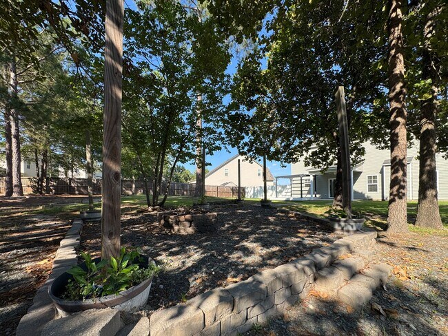 Building Photo - Stunning 4 Bed 2.5 Bath Home in Lexington Plantation
