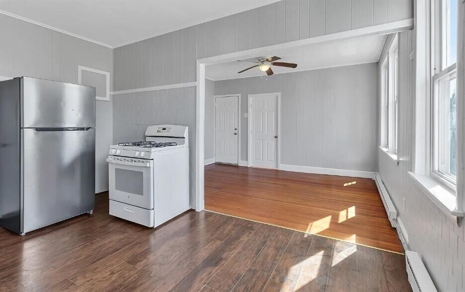 Building Photo - 109 Pocasset Ave