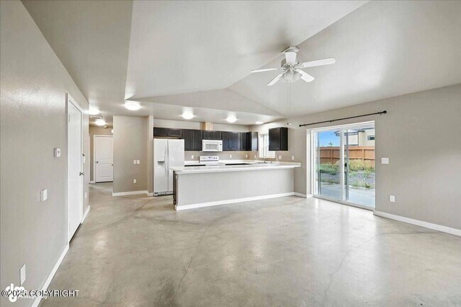 Building Photo - 1115 Spring Dr