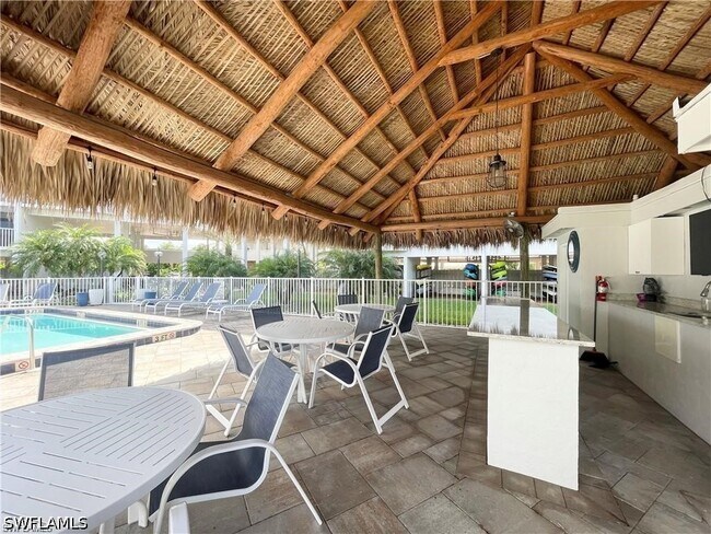 Building Photo - 12945 Vanderbilt Dr